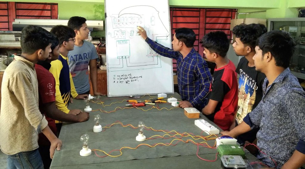 Teaching Electrical Class
